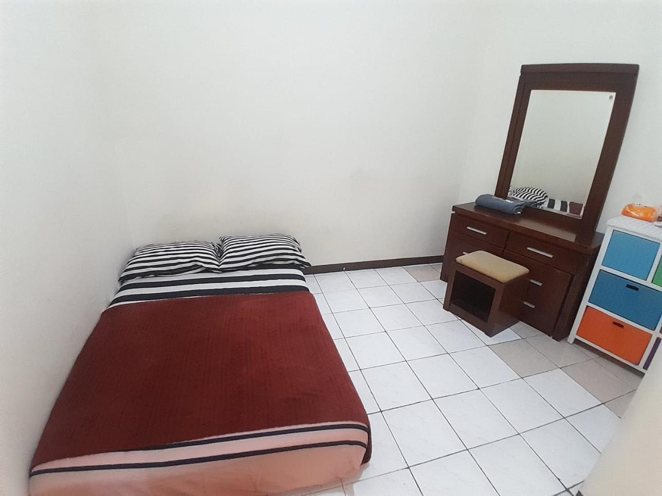 Homestay Cozy To Tebet *