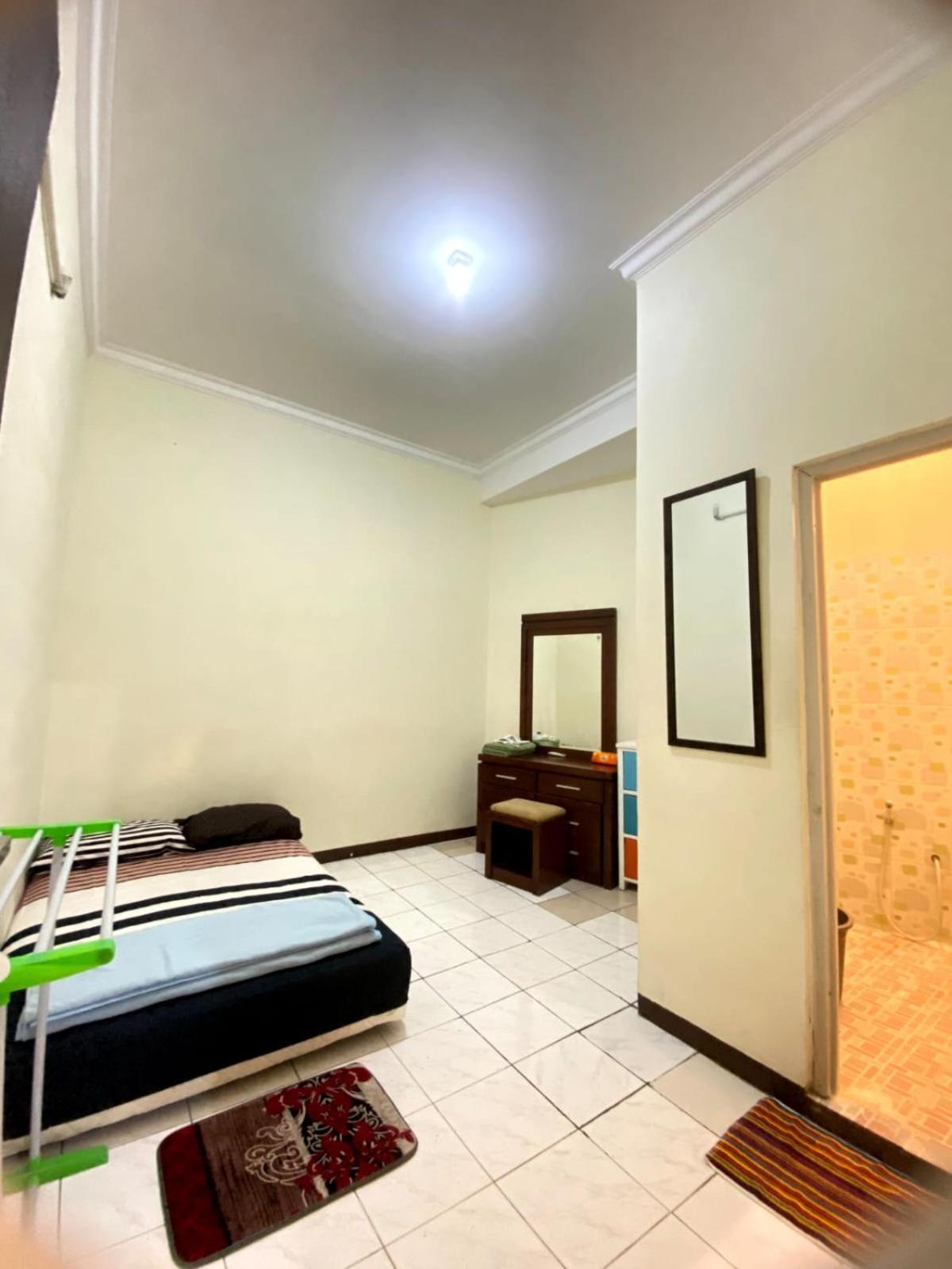 Homestay Cozy To Tebet *